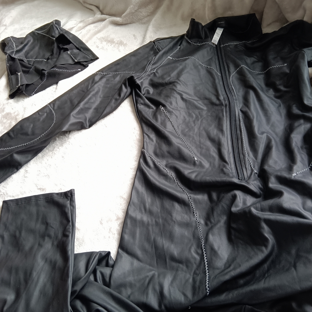 Black Full-Zip Activewear Set